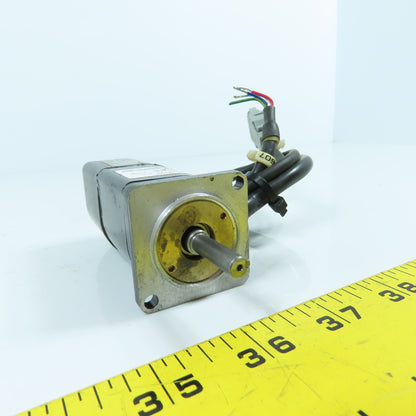 Yaskawa SGMAH-A5AAA41 AC Servo Motor 50W 200V 0.64A 3000RPM 6mm Shaft