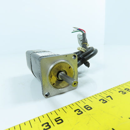 Yaskawa SGMAH-A5AAA41 AC Servo Motor 50W 200V 0.64A 3000RPM 6mm Shaft
