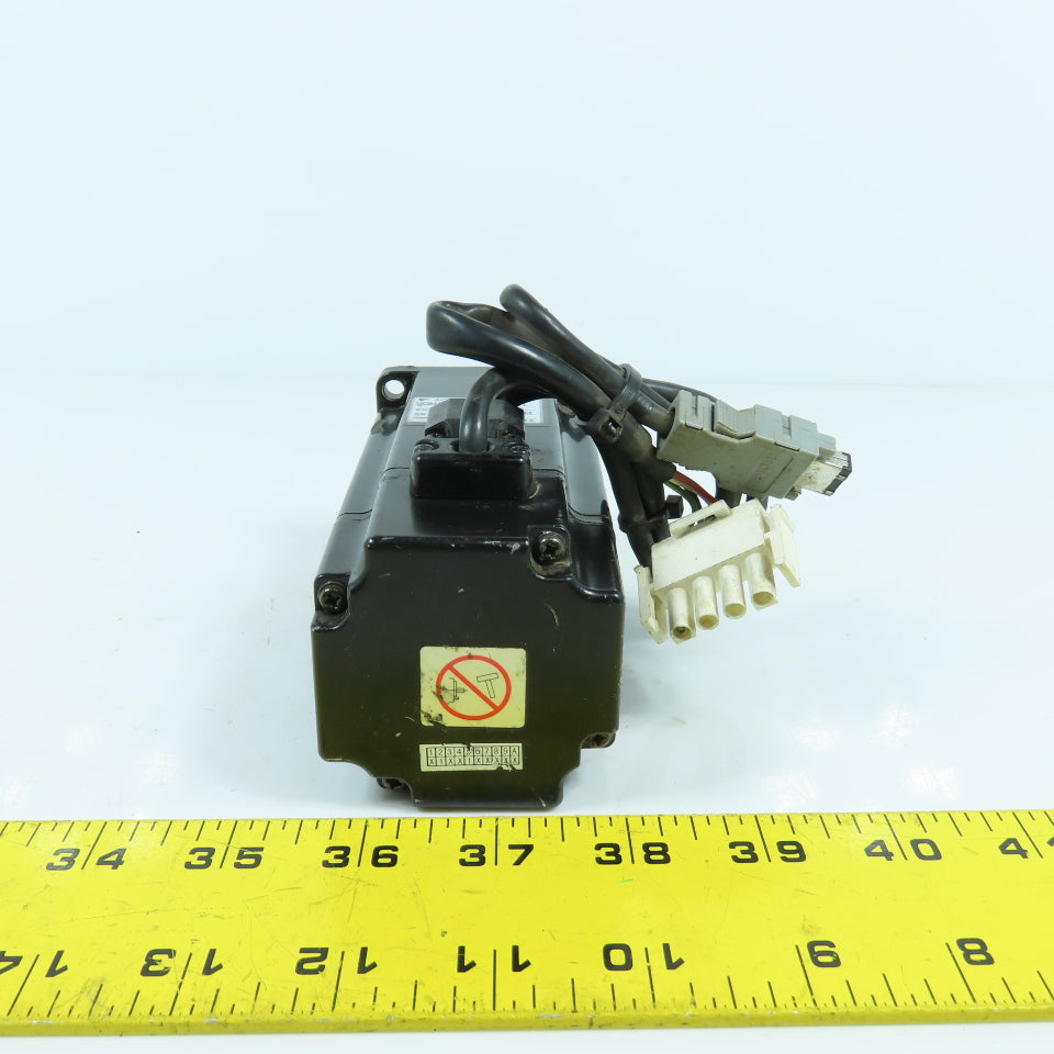 Yaskawa SGMAH-04AAA41-Y1 AC Servo Motor 400W 200V 2.8A 3000RPM (BAD BEARINGS)
