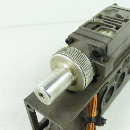 Numatics 082RD115C033J Pneumatic Regulator Valve W/Manifold Rep No 081RD100C033J