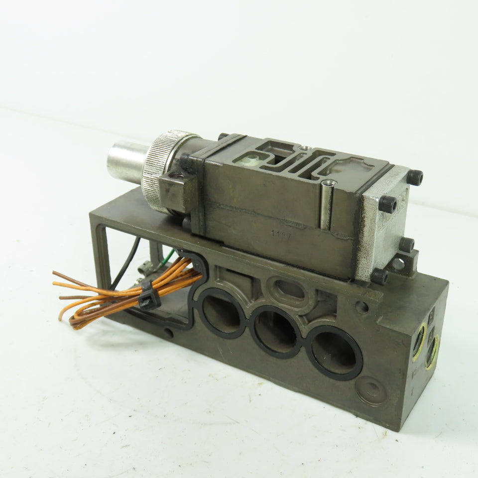Numatics 082RD115C033J Pneumatic Regulator Valve W/Manifold Rep No 081RD100C033J
