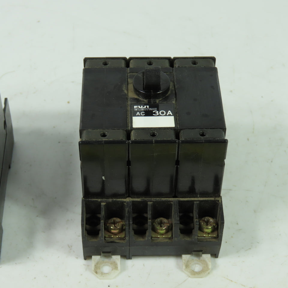Fuji CP33E/30 3-Pole Circuit Protector 250V 30A 50/60HzLot Of 2