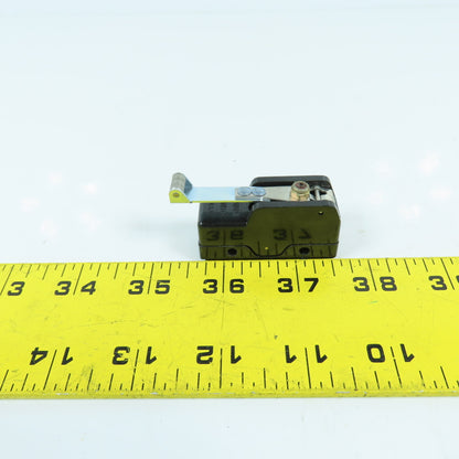 Unimax 2HBTX758-1 20A Limit Switch W/ Roller 125/250/480VAC NEW