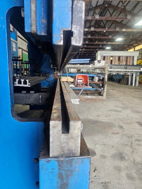 Hydrapower HM 07012 70 Ton 12' Hydraulic Brake Press 208/480V CNC Back Guage