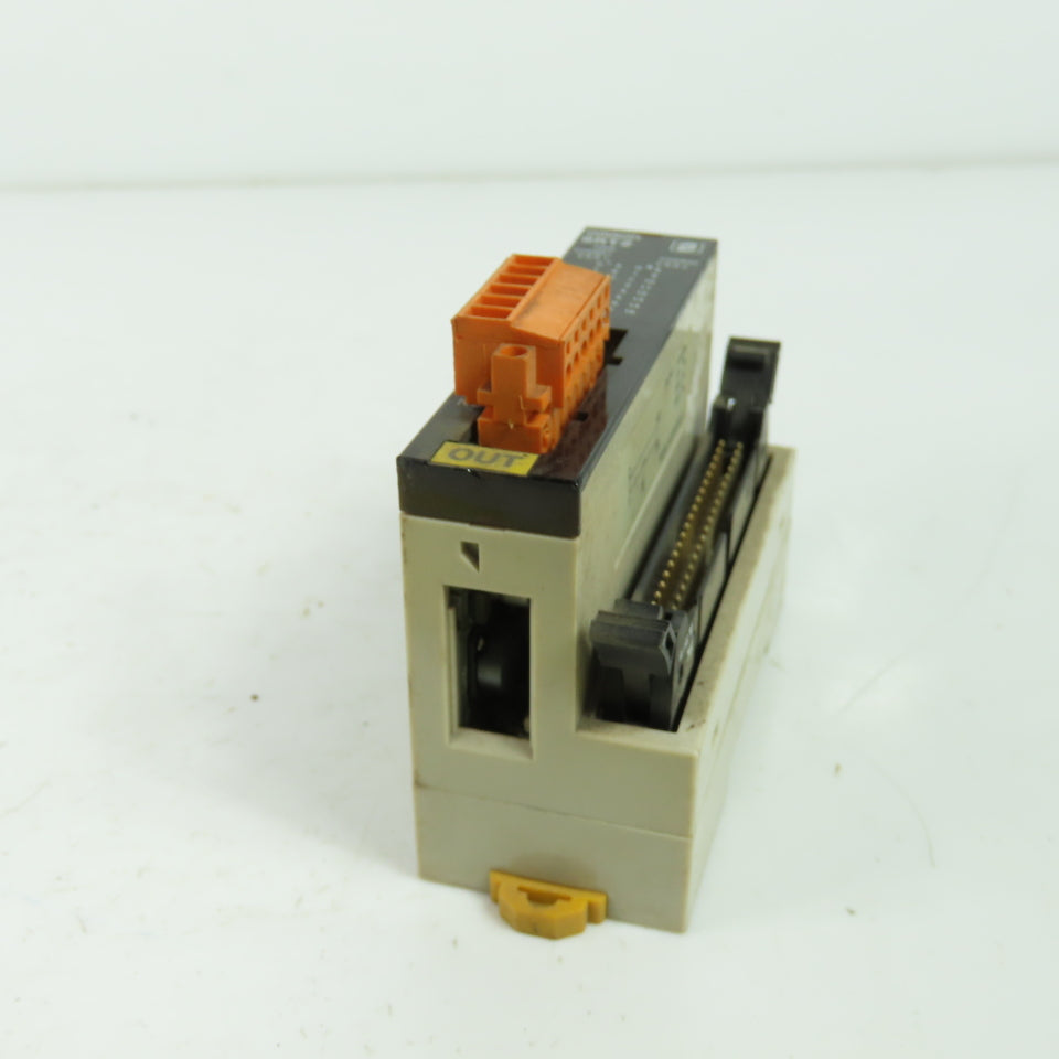 Omron SRT2- OD32ML Remote Terminal Output Module 32 Points 24VDC