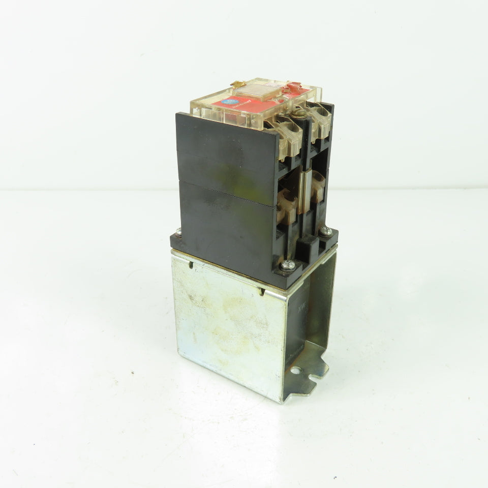 Allen Bradley 700S-DCP620Z24 Ser D DC Safety Control Relay 600V 24VDC Coil