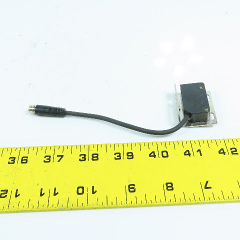 Keyence PZ-M32 Photoelectric Sensor 12-24VDC M8 Connector W/ Bracket NEW