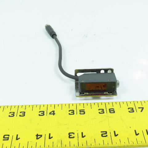 Keyence PZ-M32 Photoelectric Sensor 12-24VDC M8 Connector W/ Bracket NEW