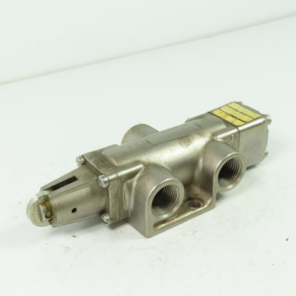Versa VCS-3502 3-way Pneumatic Directional Control Valve 1/2" NPT