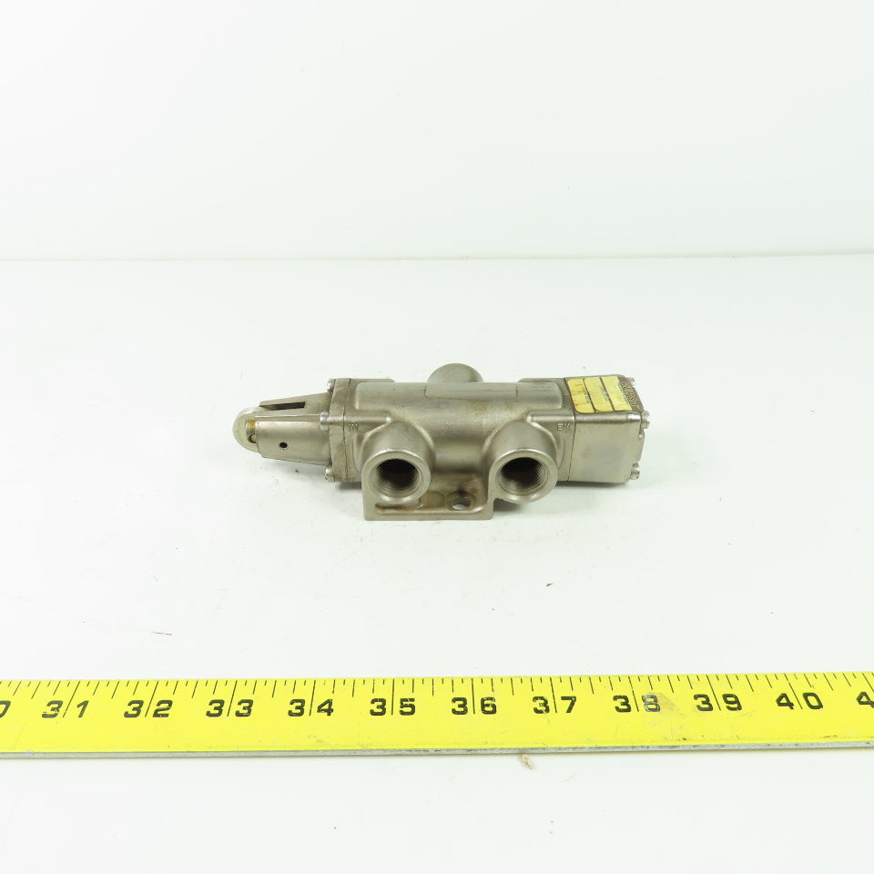 Versa VCS-3502 3-way Pneumatic Directional Control Valve 1/2" NPT
