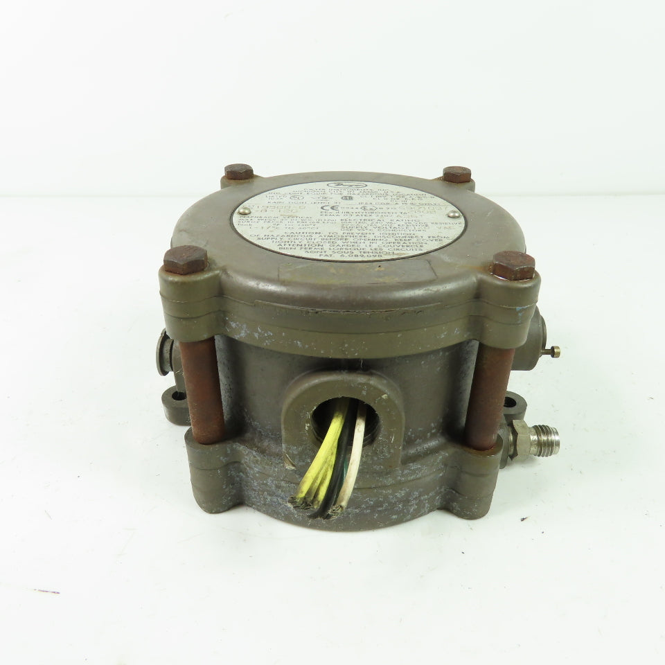 Dwyer 1950G-0-B-120 Differential Pressure Switch Explosion Proof 10A 240VAC