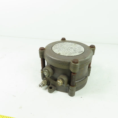 Dwyer 1950G-0-B-120 Differential Pressure Switch Explosion Proof 10A 240VAC