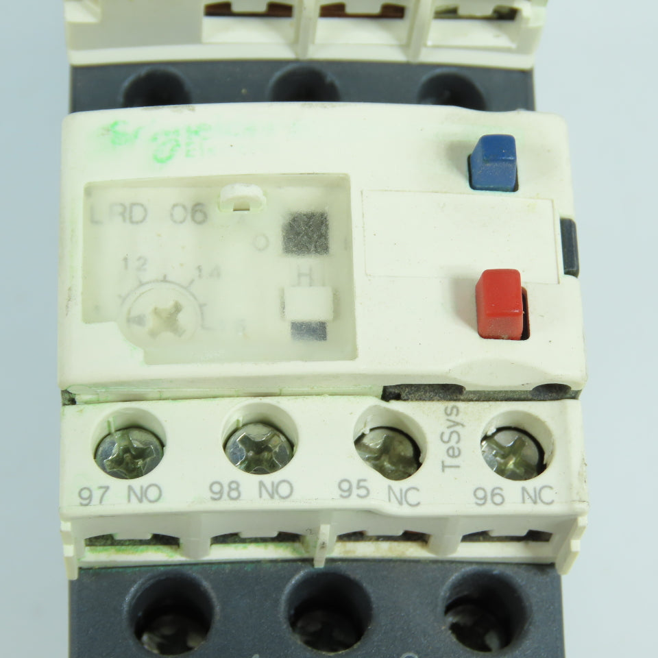 Telemecanique LC1D12-BD 10HP 600VAC IEC Contactor 24V DC Coil W/ LRD 06 Overload