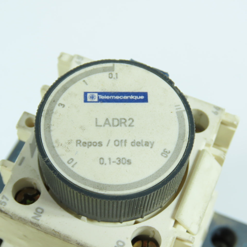 Telemecanique LC1-D25-BD 20HP 40A 600VAC IEC Contactor 24V DC Coil W/LADR2 Relay