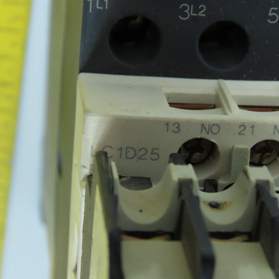 Telemecanique LC1-D25-BD 20HP 40A 600VAC IEC Contactor 24V DC Coil W/ Aux Block
