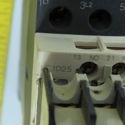 Telemecanique LC1-D25-BD 20HP 40A 600VAC IEC Contactor 24V DC Coil W/ Aux Block