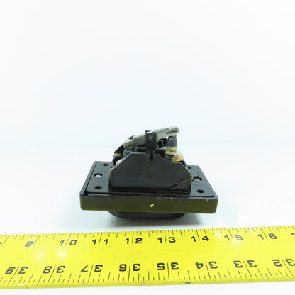 Rees 00580-032 9-00 Heavy Duty Plunger Switch 600VAC Slow Make/Break (Cracked)