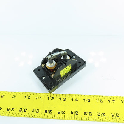 Rees 00580-032 9-00 Heavy Duty Plunger Switch 600VAC Slow Make/Break (Cracked)