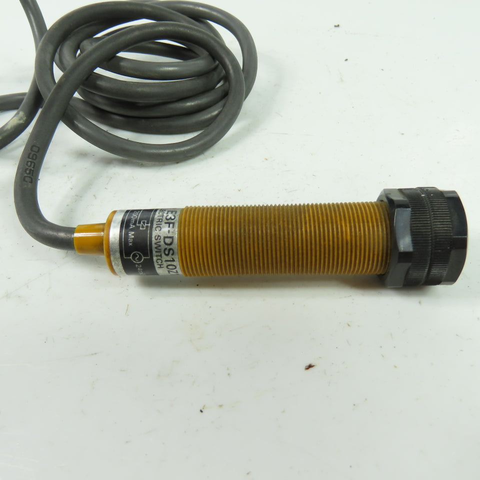 Omron E3F-DS10Z1 Photoelectric Proximity Sensor 200mA 24 - 240VAC