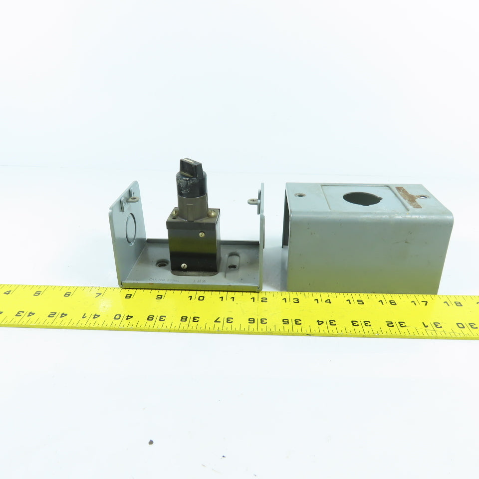 Allen Bradley 800H-JK2A Ser L 3-Position Selector Switch 600VAC Max W/ Enclosure