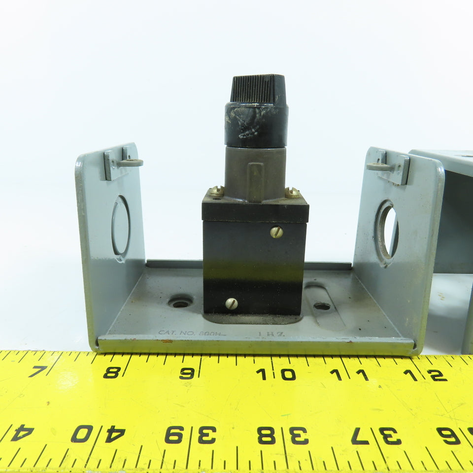 Allen Bradley 800H-JK2A Ser L 3-Position Selector Switch 600VAC Max W/ Enclosure