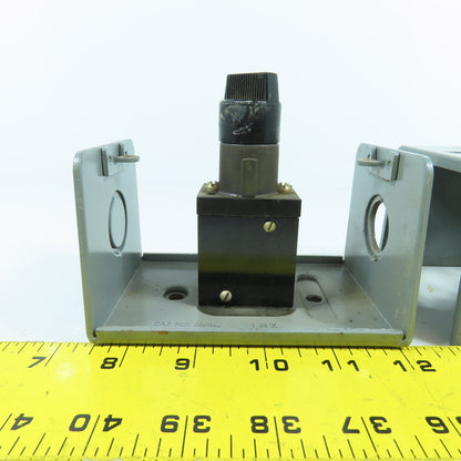 Allen Bradley 800H-JK2A Ser L 3-Position Selector Switch 600VAC Max W/ Enclosure