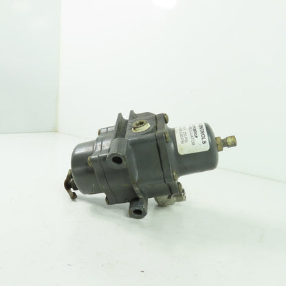Fisher Controls 67CF-207/GF Pneumatic Pressure Regulator Max250PSI Range 0-60PSI