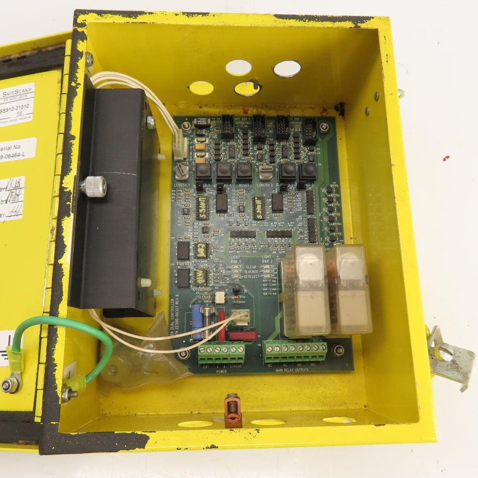SafeScan SS910-21010 EE500-00327 Safety Light Curtain Dual Controller 24VDC