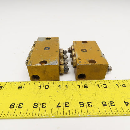US 3V US 4V 3 & 4 Way Lubrication Metering Manifold Lot Of 2