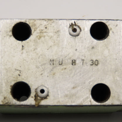Vickers MU H7 30 Double Solenoid Directional Valve 4 Port 24VDC