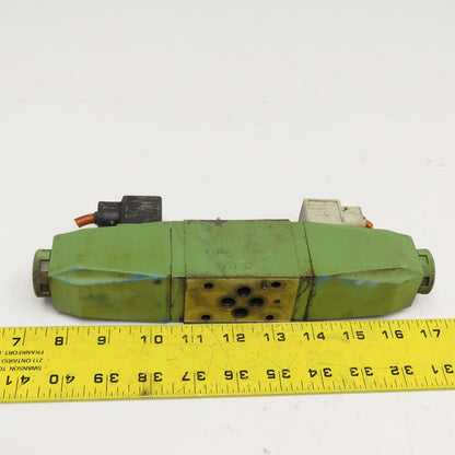 Vickers MU H7 30 Double Solenoid Directional Valve 4 Port 24VDC