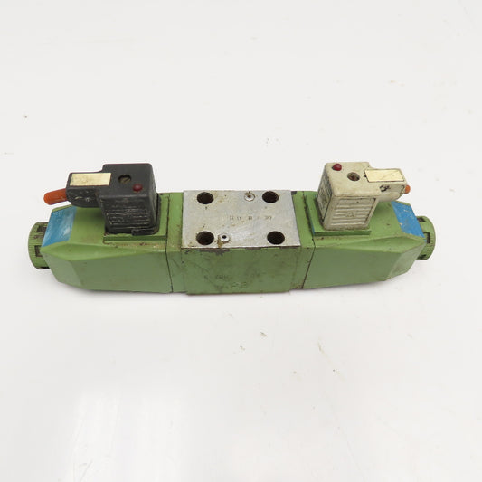 Vickers MU H7 30 Double Solenoid Directional Valve 4 Port 24VDC