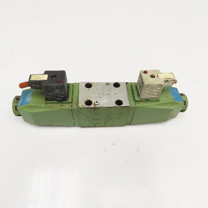 Vickers MU H7 30 Double Solenoid Directional Valve 4 Port 24VDC