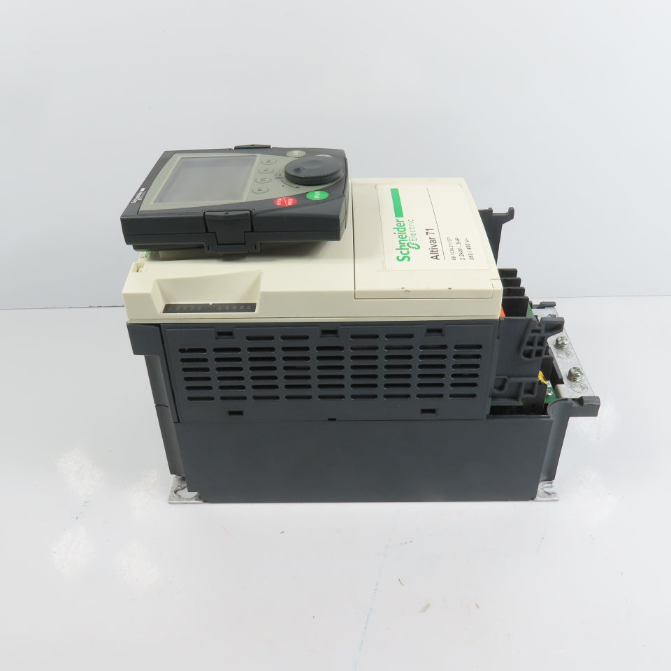 Schneider ATV71HU22N4 Altivar 71 3HP Variable Speed Drive 380-480V W/ VW3A1101
