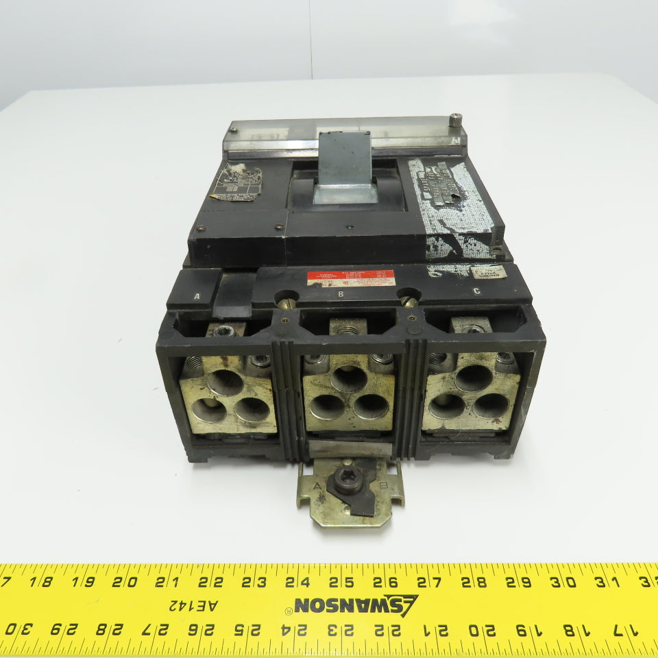 Squae D ME4-250 3-Pole 250 Amp Rating Circuit Breaker