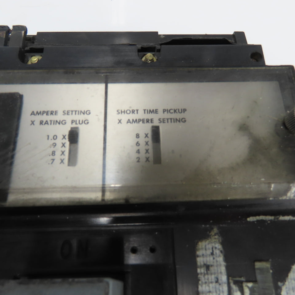 Squae D ME4-250 3-Pole 250 Amp Rating Circuit Breaker