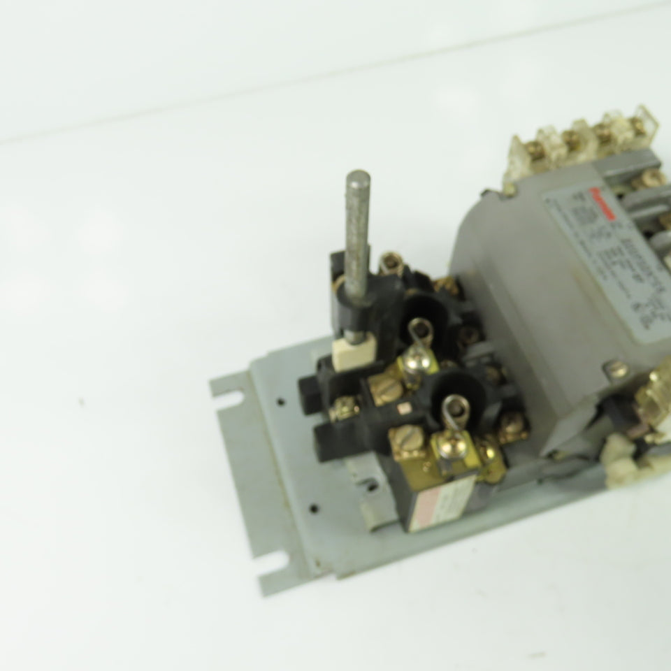 Furnas 22DP32AFE6 Ser B 600VAC Reversing Motor Starter 27A 120V Coil 22DP32A*E6
