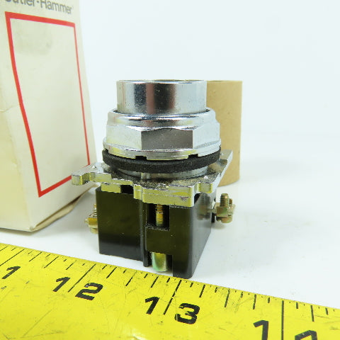 Cutler Hammer 10250T476 24V AC/DC Heavy Duty Momentary Contact Push Button NEW