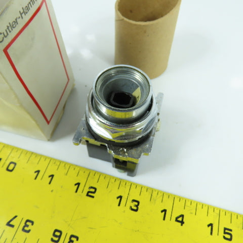Cutler Hammer 10250T476 24V AC/DC Heavy Duty Momentary Contact Push Button NEW