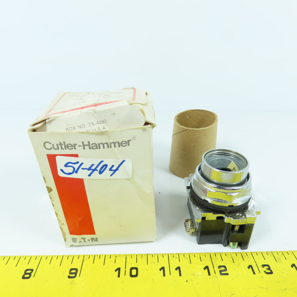 Cutler Hammer 10250T476 24V AC/DC Heavy Duty Momentary Contact Push Button NEW