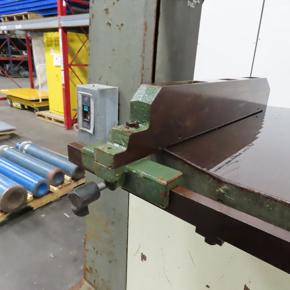 Centauro 900 CO Industrial Tilt Table Vertical Bandsaw 34" Throat 230/460V 3PH