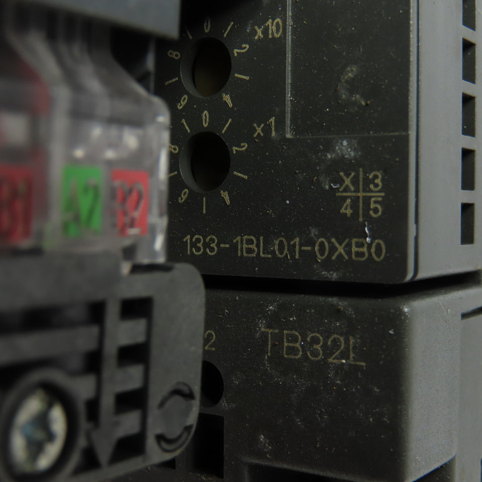Siemens TB 32L Terminal Block W/ 133-1BL01-0XB0 ET 200L I/O Module