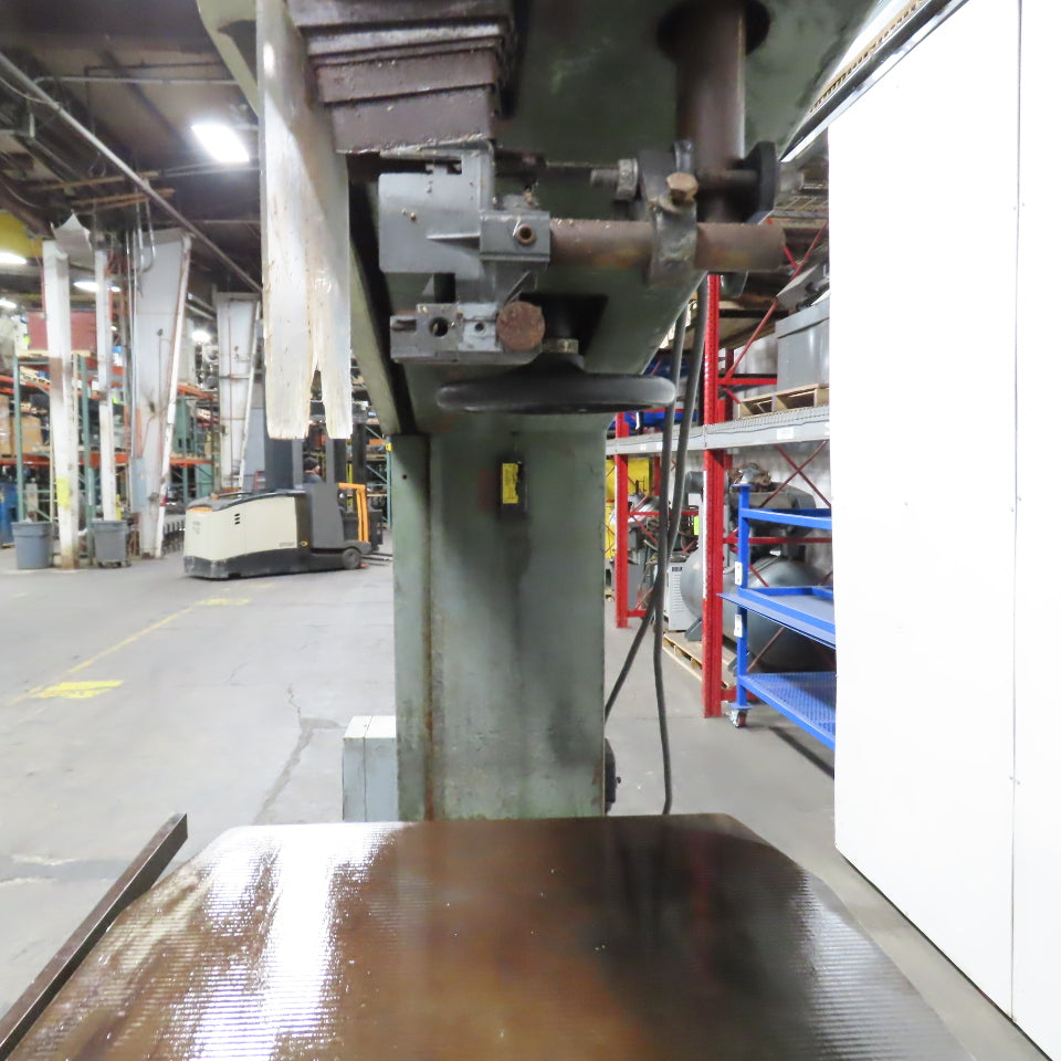 Centauro CO900 Industrial Tilt Table Vertical Bandsaw 34" Throat 230/460V 3PH