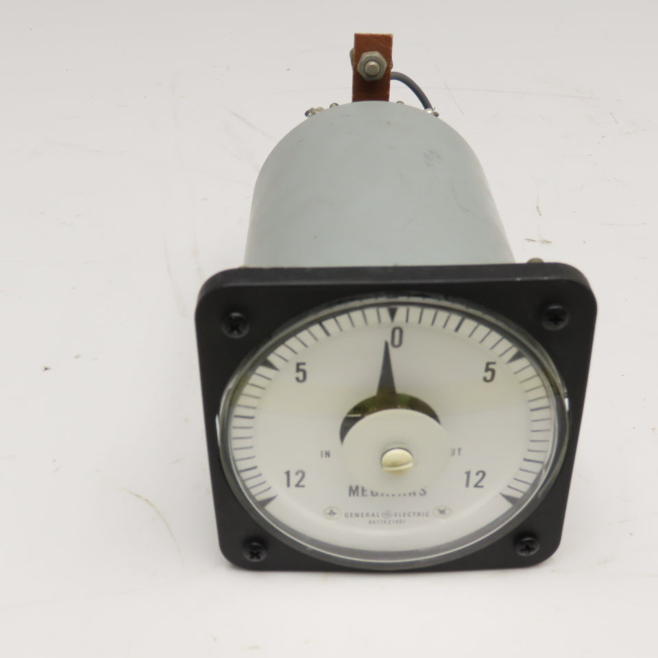 General Electric 6477K27001 0-12 Megavar Varmeter Panel Ammeter