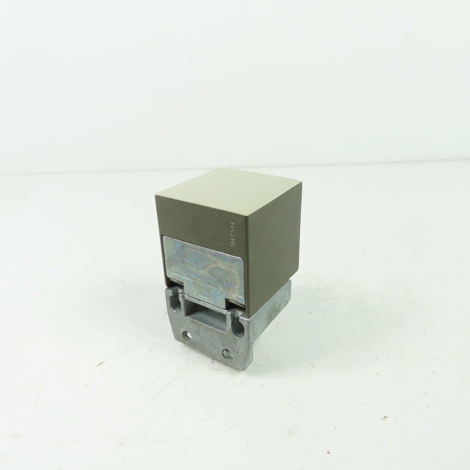 Turck BI20-CA40-ADZ30X2-B1131S34S1590W/B Inductive Proximity Switch Sensor 3-Pin