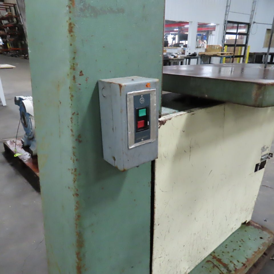 Centauro 900 CO Industrial Tilt Table Vertical Bandsaw 34" Throat 230/460V 3PH