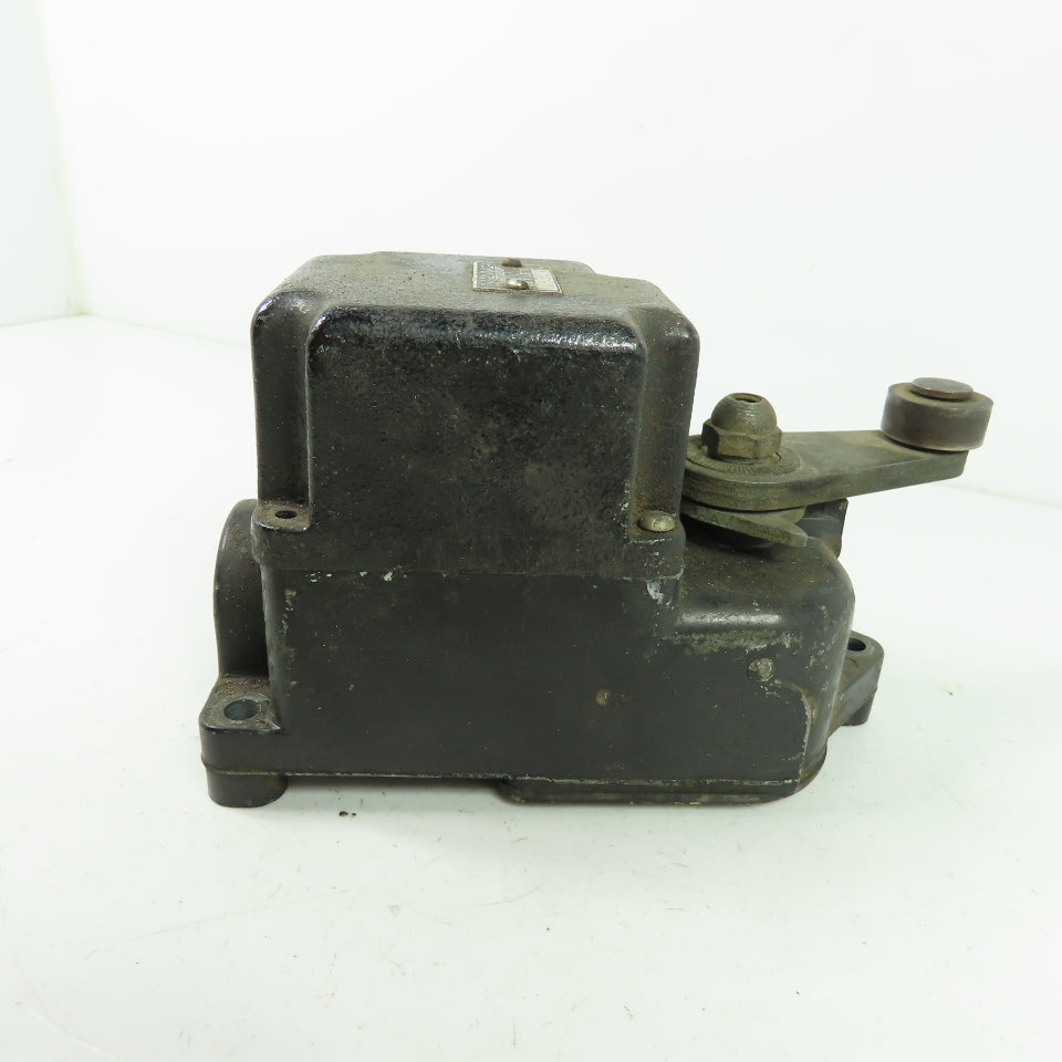Alen Bradley ASH2-2X Bulletin 801 Heavy Duty Roller Arm Limit Switch 600VAC