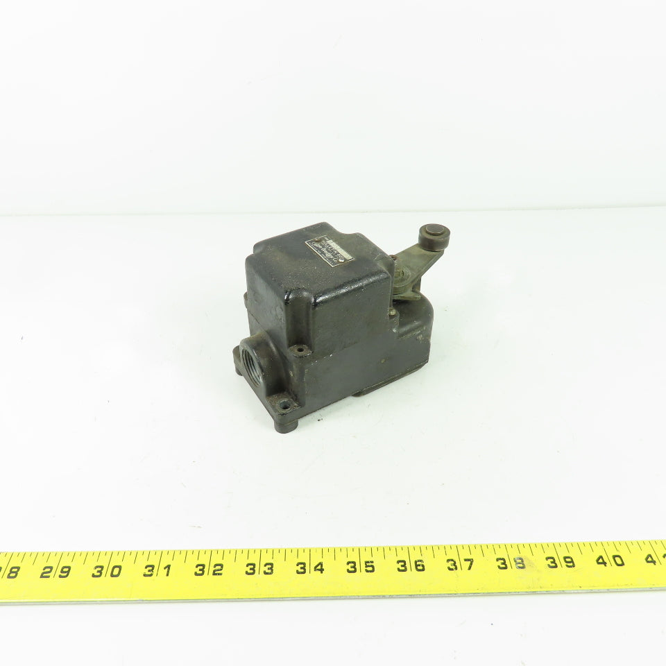 Alen Bradley ASH2-2X Bulletin 801 Heavy Duty Roller Arm Limit Switch 600VAC