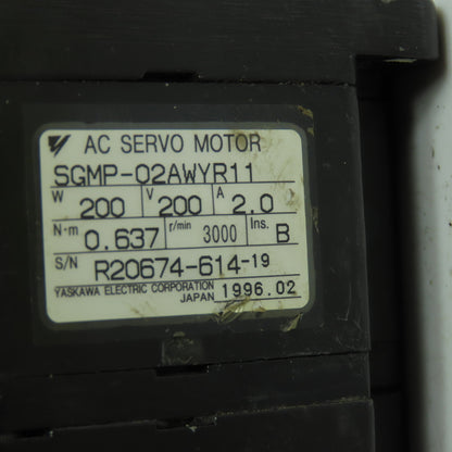 Yaskawa SGMP-02AWYR11 AC Servo Motor 200V 3000RPM 0.637Nm 2A