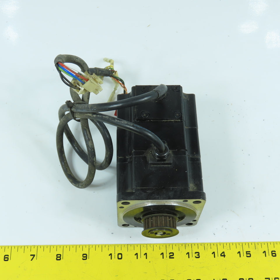 Yaskawa SGMP-02AWYR11 200W AC Servo Motor 3000RPM 200V 2.0A 0.637Nm